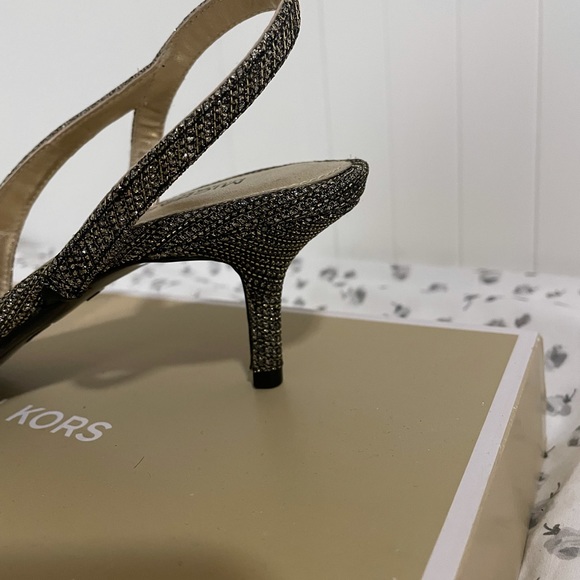 Sandals - Picture 5 of 6